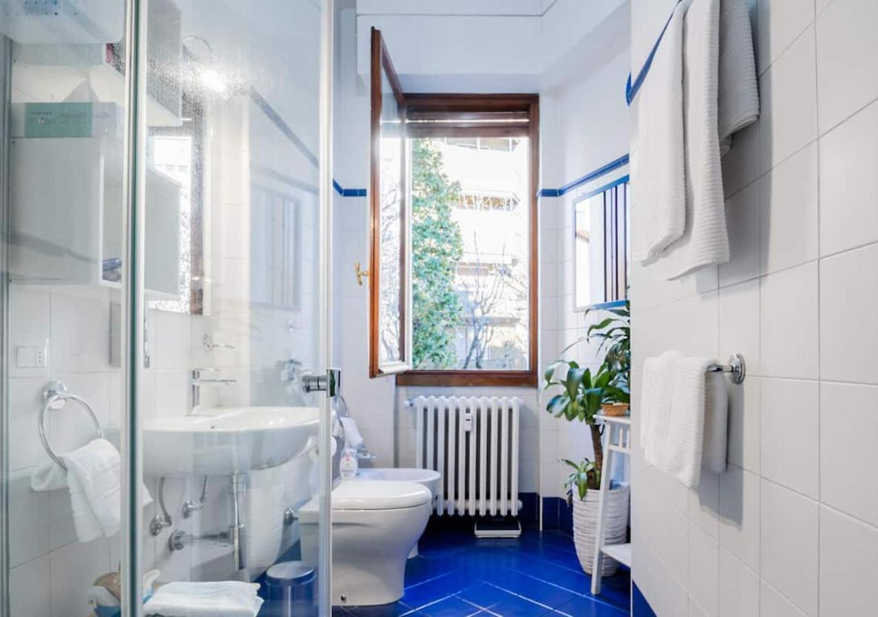 Appartamento Blu A Milano Zona Ripamonti Vicino Allo Ieo Luaran gambar